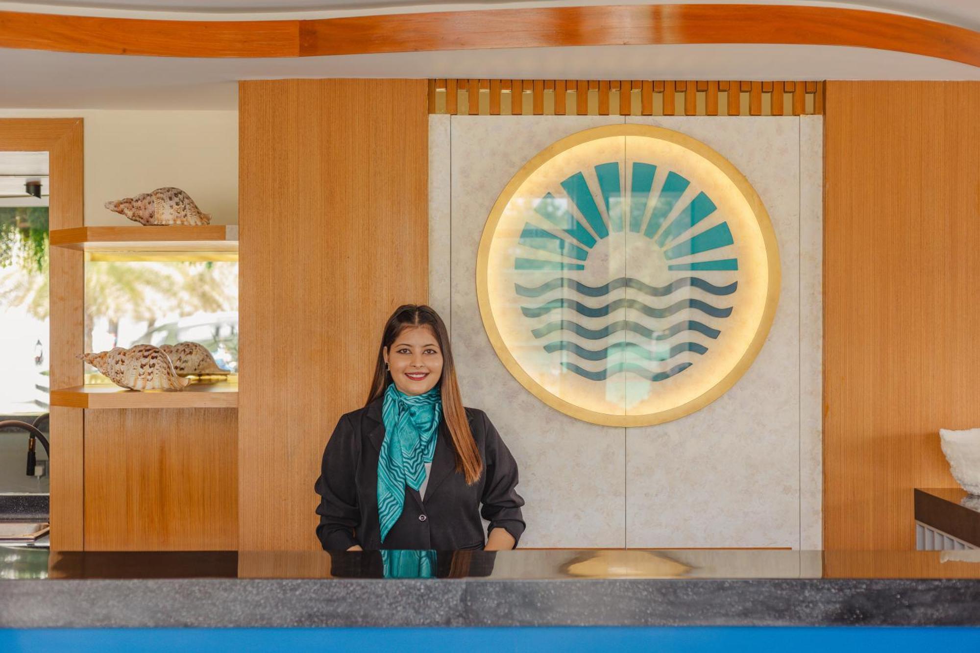 Umet Seaview Hotel With Free Airport Pick Up And Drop T&C Apply Malé Exterior foto